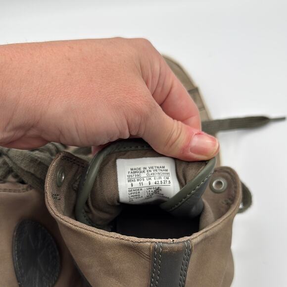 Converse Chuck Taylors - Men’s 9 - Picture 4 of 6